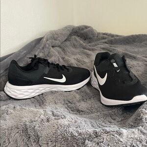 Nike Black and White Running Shoes